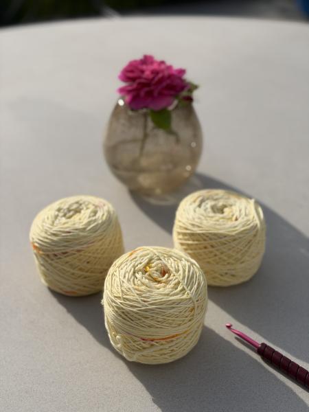 No 12 Butterlemon Yellow gesprenkelt
